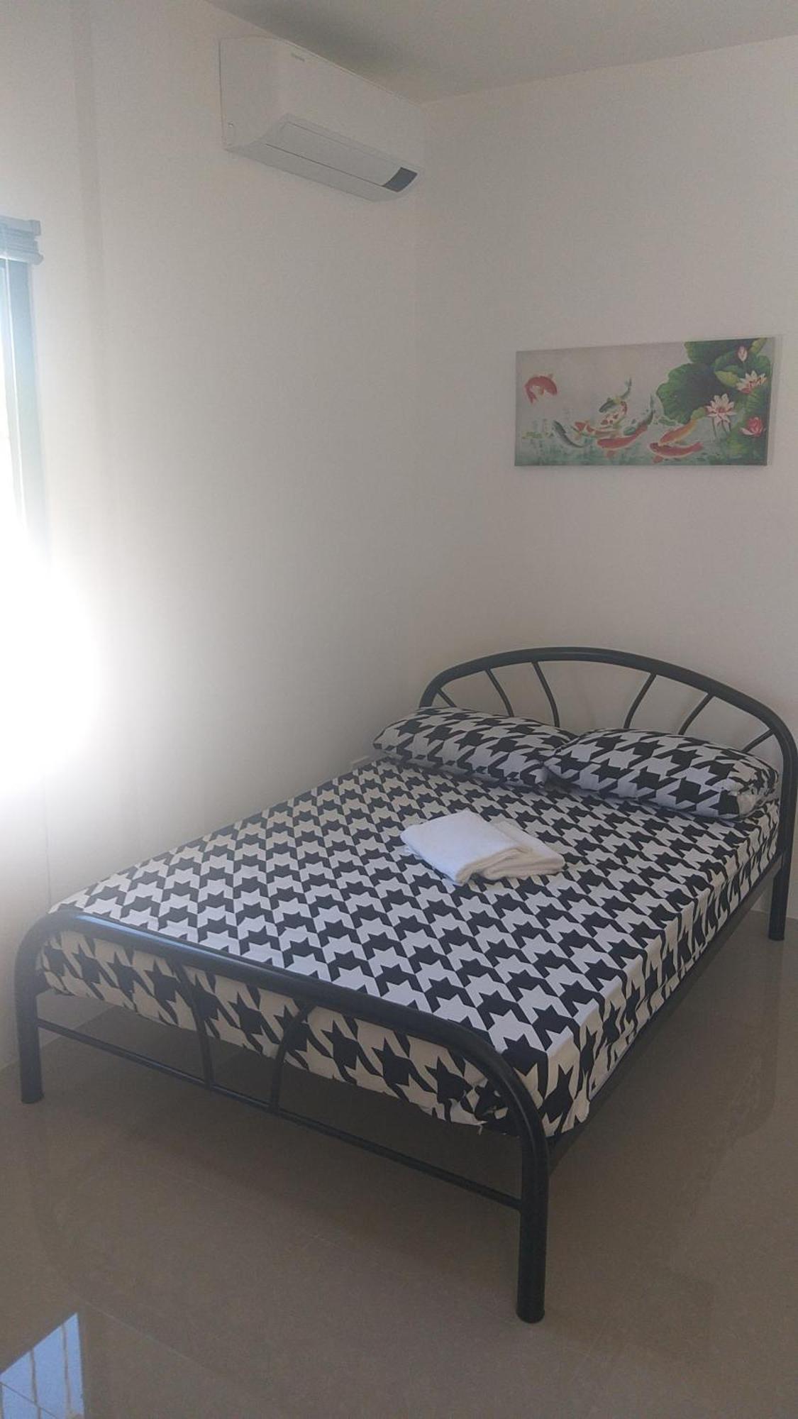 Ub Home Dauis Rom bilde