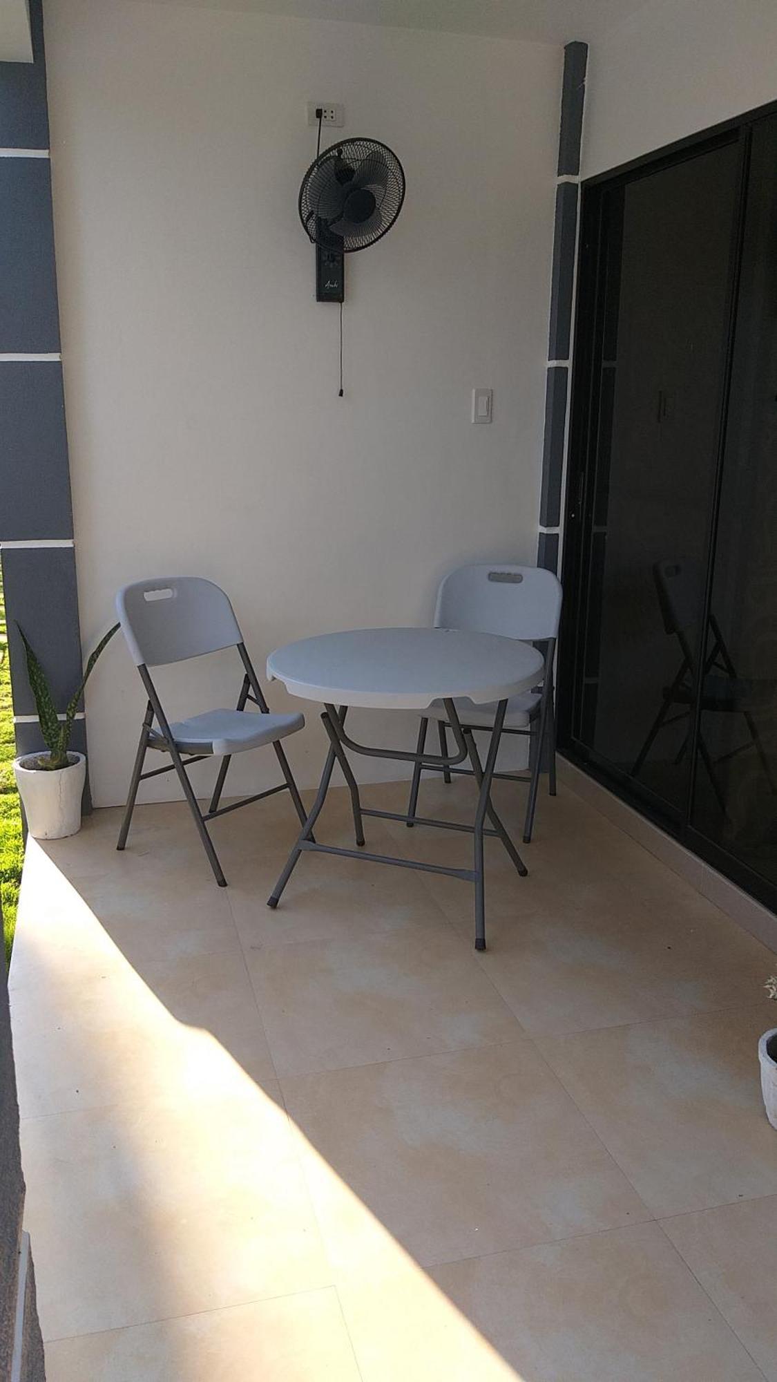 Ub Home Dauis Rom bilde