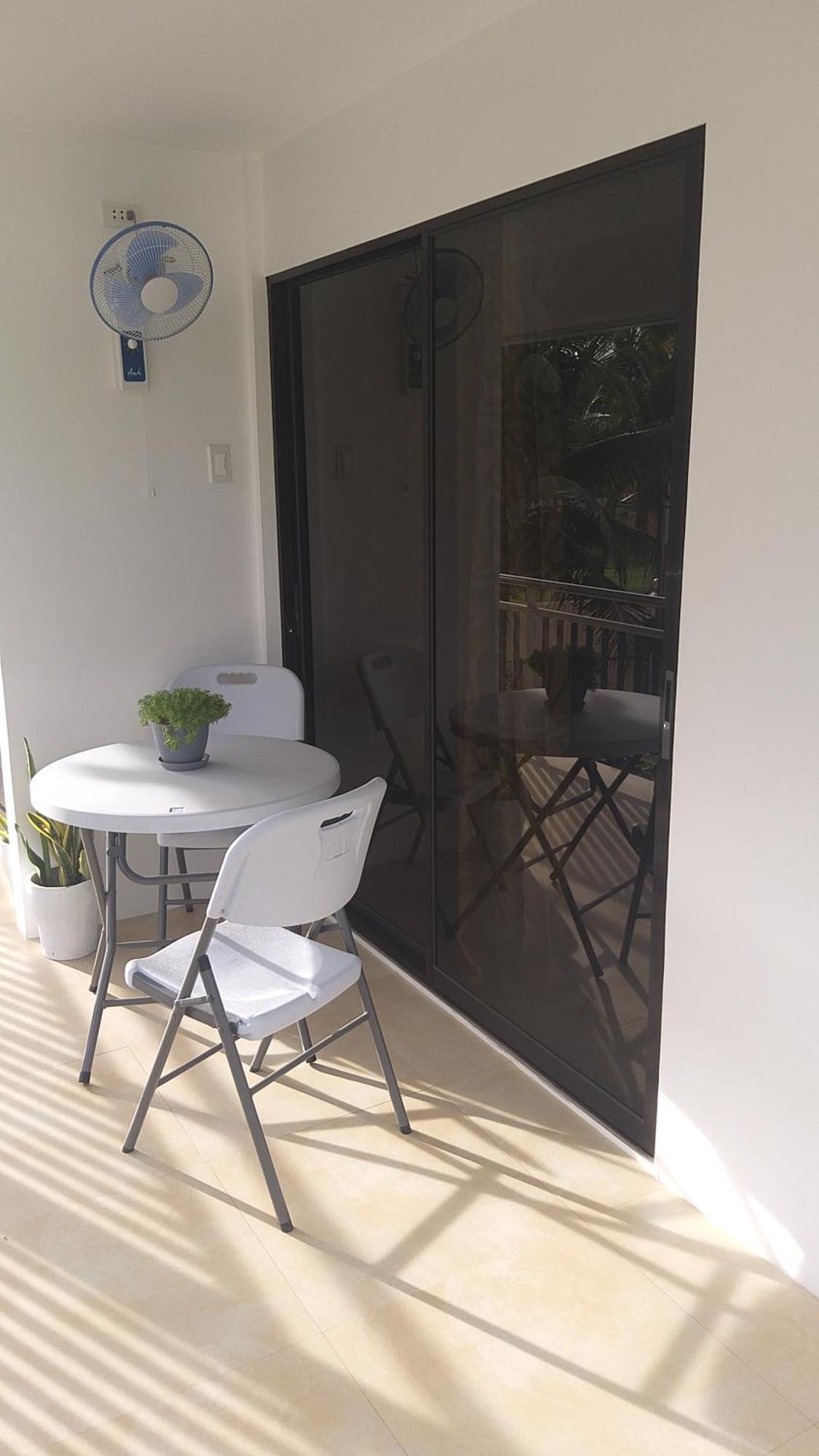 Ub Home Dauis Rom bilde